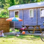 Extérieur roulotte - Camping Eden Villages Domaine de Bréhadour*  en Loire Atlantique