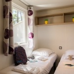 Exemple chambre lits simples Mobil Home Confort 4 Chambres - Camping 4 étoiles Guérande