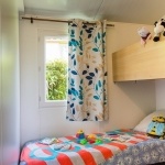 Exemple Chambre enfants - Lit en hauteur Tithome - à Guérande - avec piscine