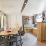 Intérieur Confort 2 Chambres - Domaine de Bréhadour* - Camping Loire Atlantique avec piscine