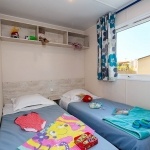 chambre lits simples Confort 3 Chambres* Camping 4 étoiles Guérande