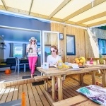 Mobil-home Privilège 4 Chambres Terrasse en bois semi-couverte Privilege - Camping Loire Atlantique avec mini ferme