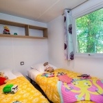 Chambre enfants Confort 2 Chambres - Domaine de Bréhadour* - Camping Loire Atlantique avec piscine