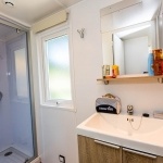 Salle de bain Confort 2 Chambres - Domaine de Bréhadour* - Camping Loire Atlantique avec piscine