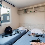 chambre lits simples Confort 3 Chambres* Camping 4 étoiles Guérande